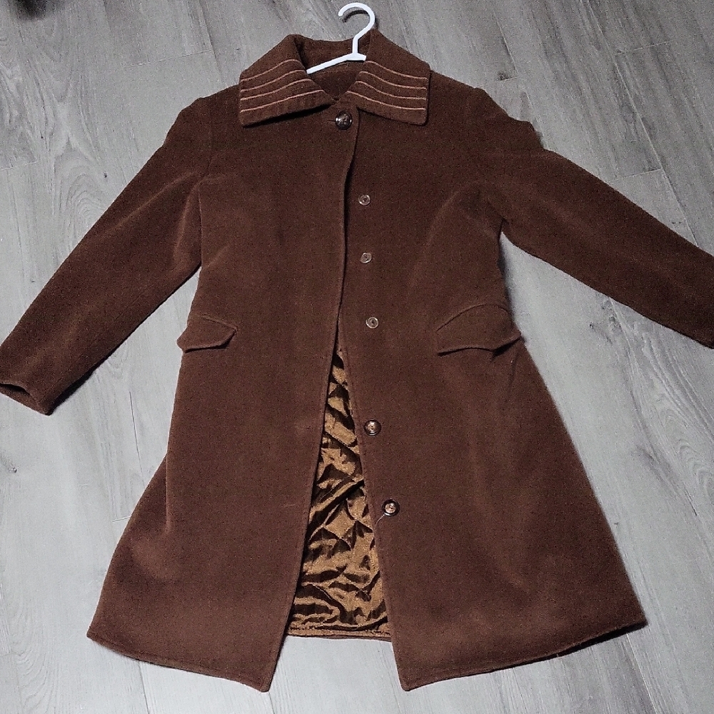 Elegant Brown Women's Coat - Picture 2 of 11